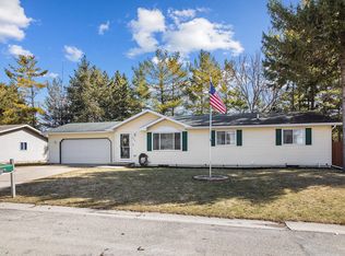 808 Annrich Ave, Omro, WI 54963