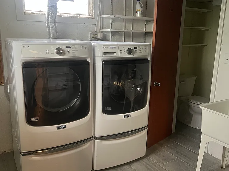 in-unit washer & dryer