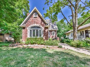 252 Olmsted Rd, Riverside, IL 60546