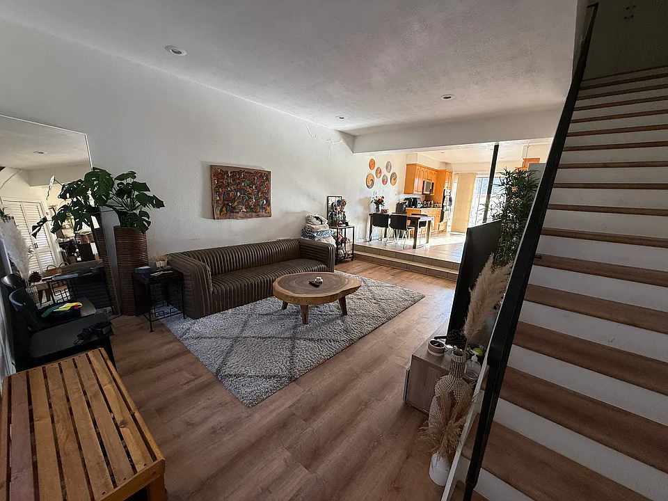 117 E Fairview Blvd #3