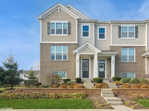34 E Heritage Ct, Arlington Heights, IL 60004