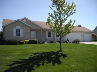 114 S Pointer Ln, Warsaw, IN 46582