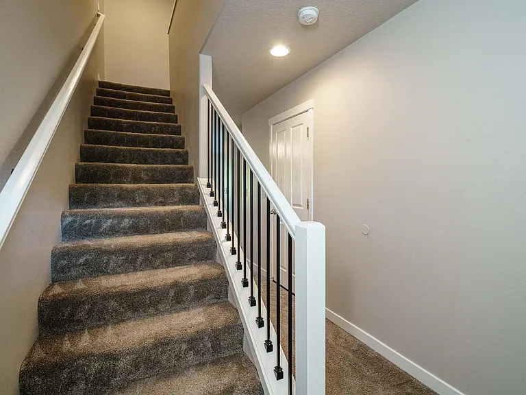 10912 NE 8th Cir — Photo 17