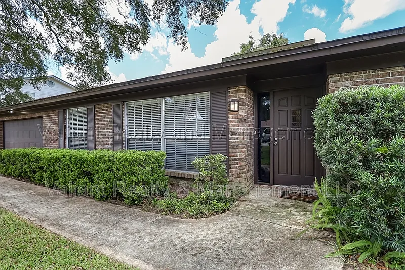 3 bed, 2.0 bath, 1784 sqft, $1,850 — Photo 4