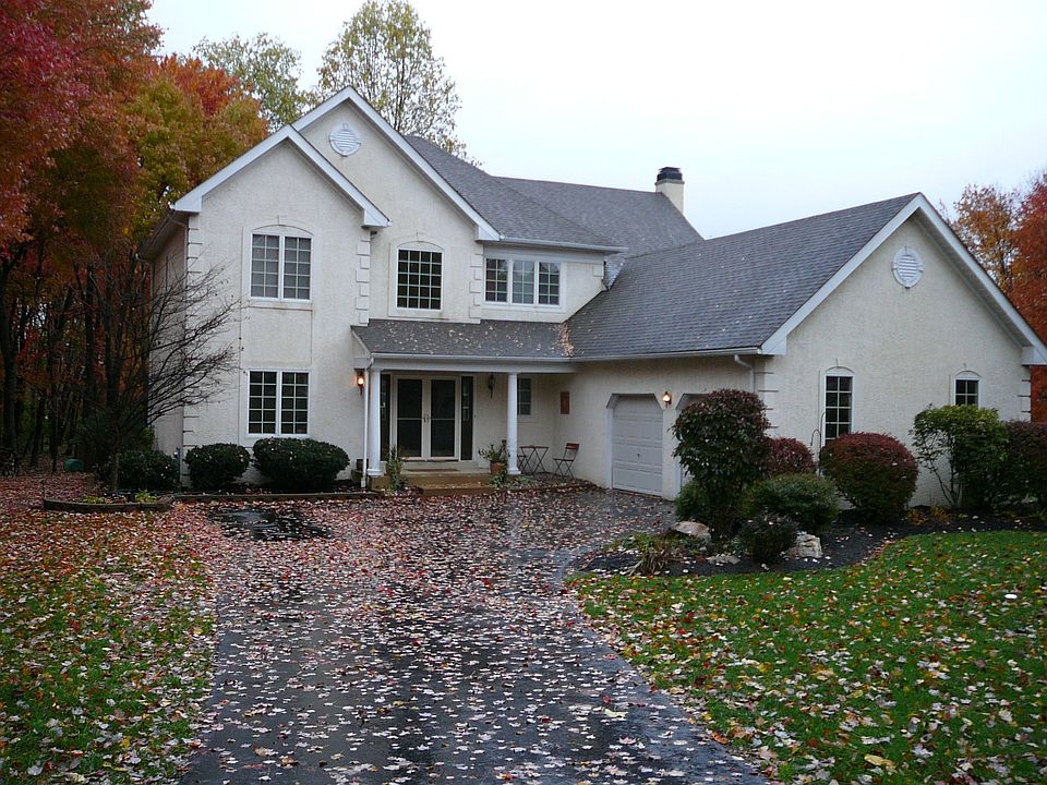 2nd image of 290 Watch Hill Rd