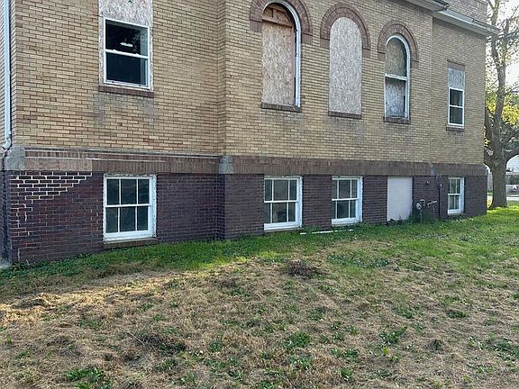 2nd image of 107 N 2nd St