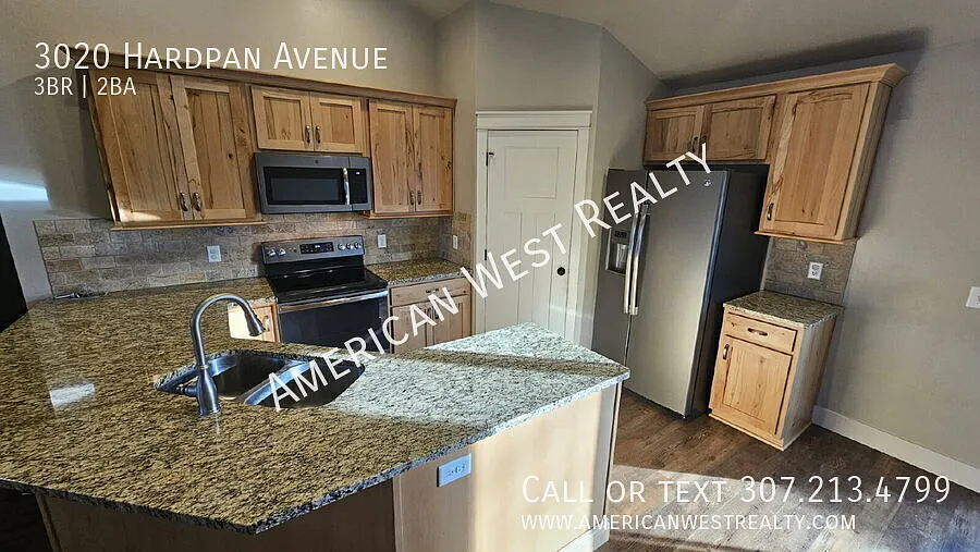 Beautiful 3bed/2bath, single-level — Photo 4
