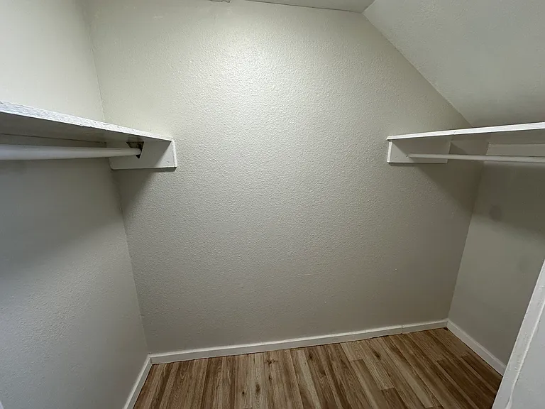 225 N. Munger Blvd - Small Apartment Community in East Dallas — Photo 10