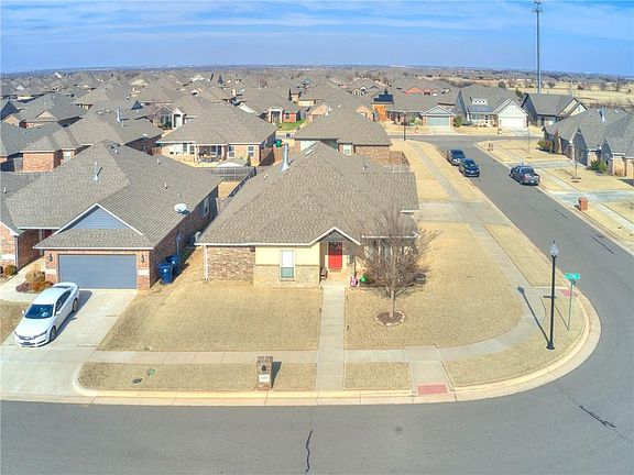 2nd image of 8305 NW 139th Ter