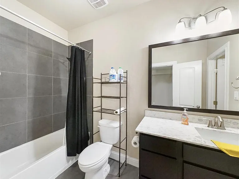 6005A Kansas St — Photo 24