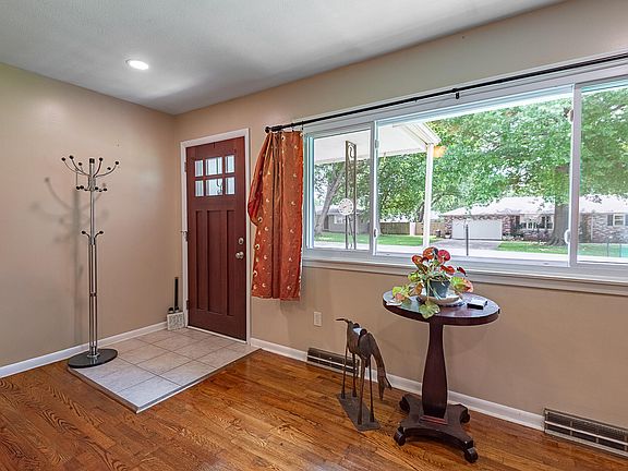 4th image of 405 Watson Street