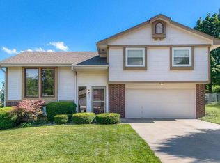 901 Avery Rd, Bellevue, NE 68123