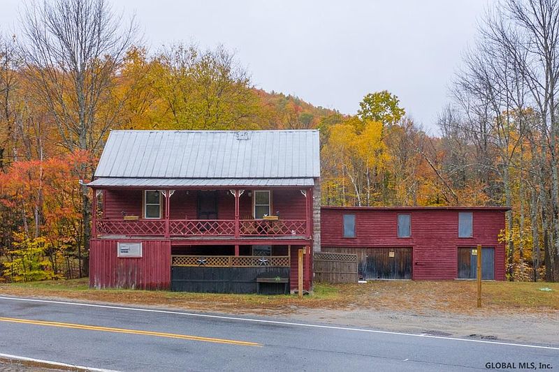 3rd image of 257 HARRISBURG Road
