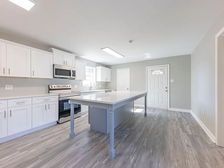 1809 W Center Ave — Photo 18