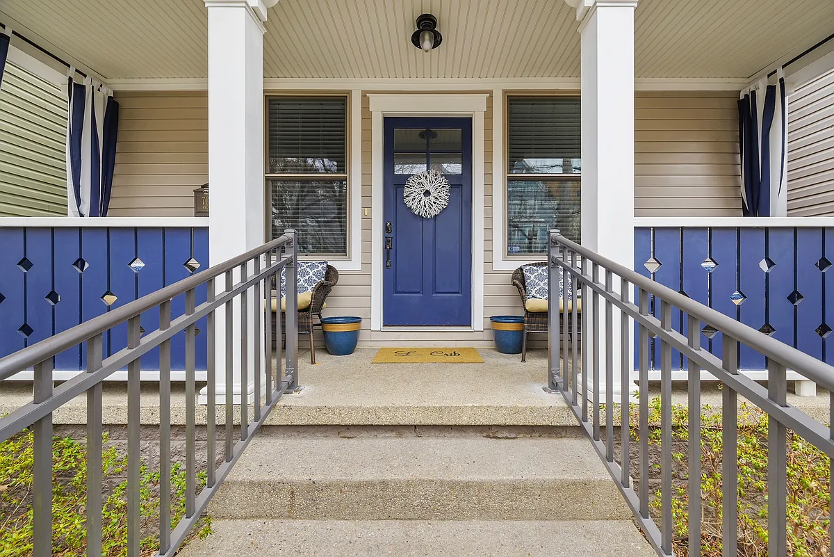 Building Photo - 706 Ivy St #1