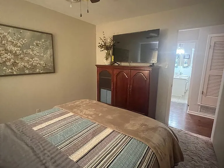 1526 Rosewood Dr — Photo 9