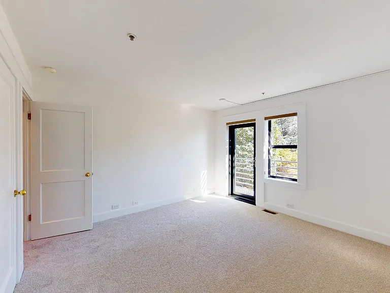 215 Upper Ter — Photo 12