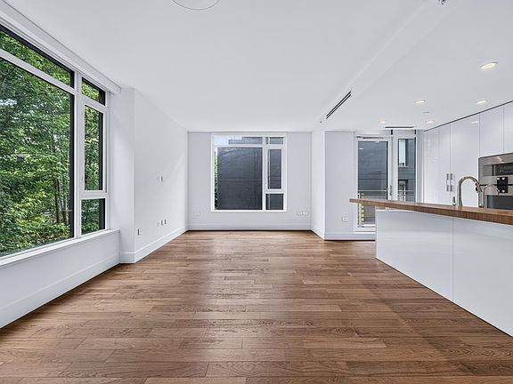 4th image of 7428 Alberta St #206