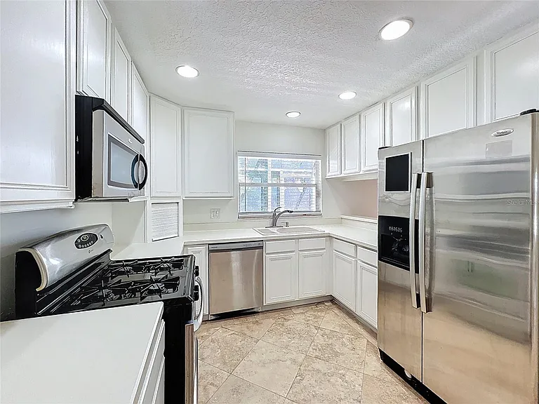 8029 Gillette Ct — Photo 11