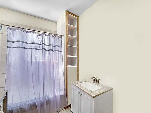 5th image of 10140 S Saint Lawrence Ave
