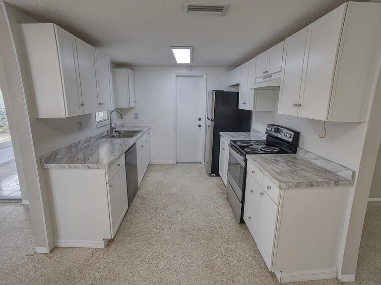 7808 Tropicana Dr — Photo 13