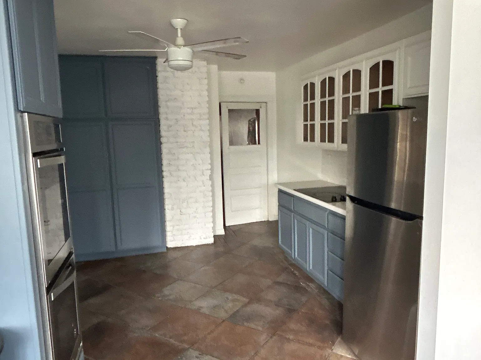 3 bed, 2400 sqft, $2,250 — Photo 3