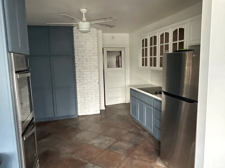 1121 Marin St — Photo 3
