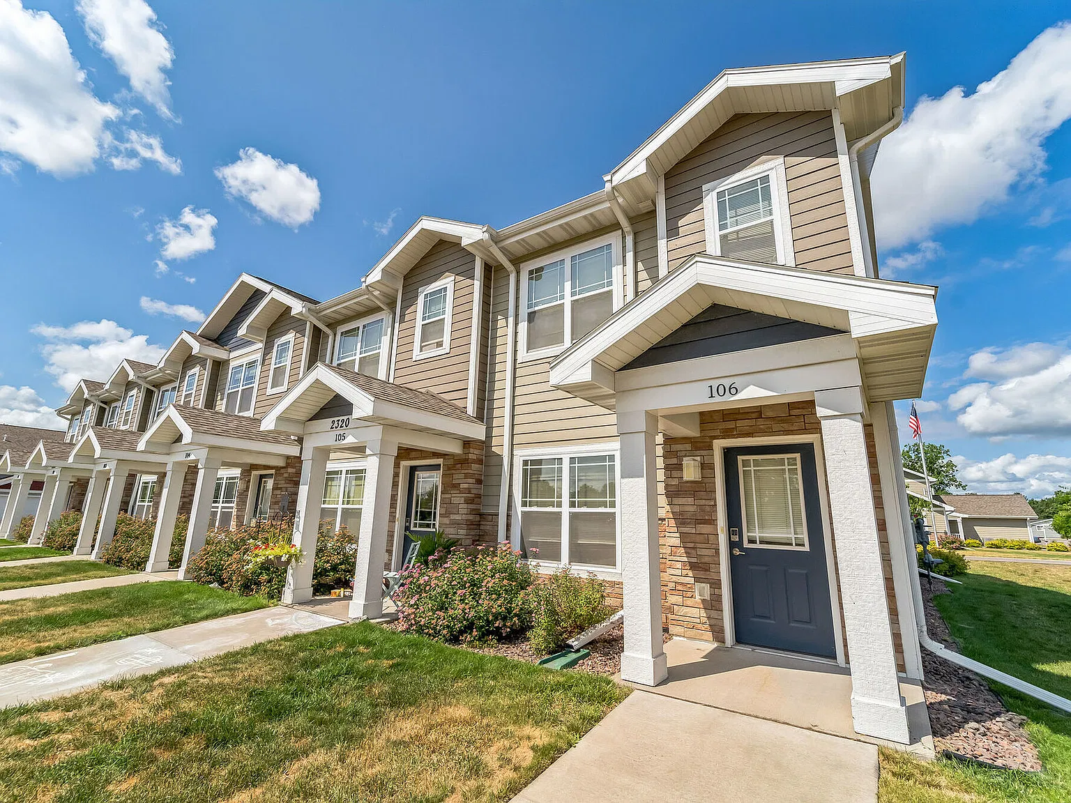Cranberry Woods Townhomes — Photo 1