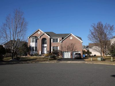 3 Sovar Ct, Edison, NJ, 08820
