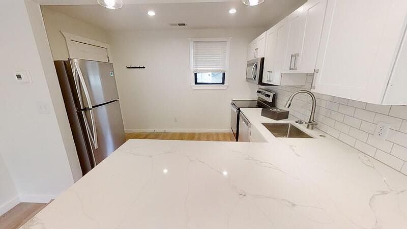 1st image of 603 E Ann St #4