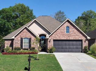 101 Sun Ridge St, Youngsville, LA 70592