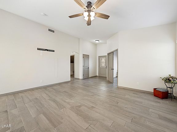 4th image of 2949 Sombrero Dr