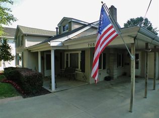 705 S Leroy St, Fenton, MI 48430