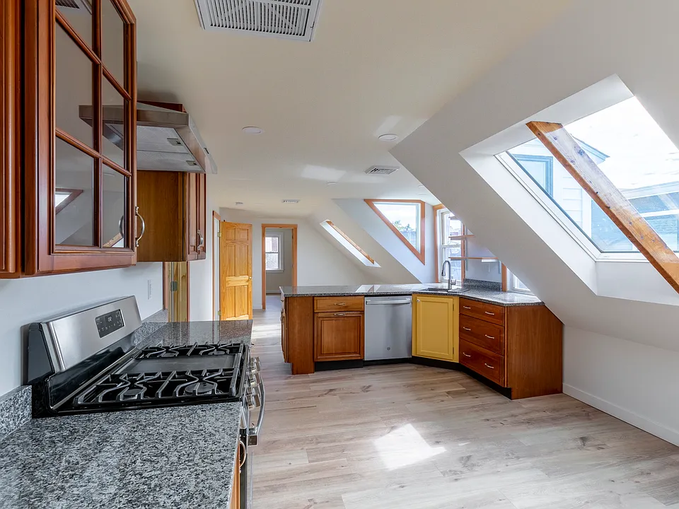 27 E Oxford St #3