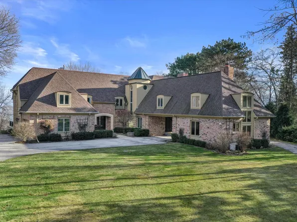 1460 East Bay Point ROAD, Bayside, WI 53217