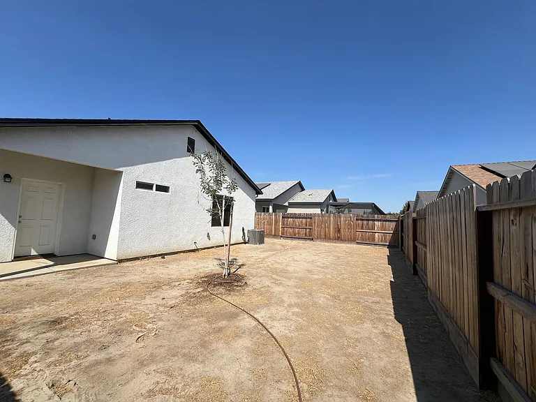 587 Sandtrap Ln — Photo 15