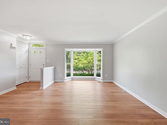 4th image of 6027 Rockton Ct
