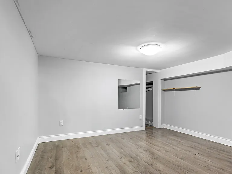 46 Carlyle Ave — Photo 11