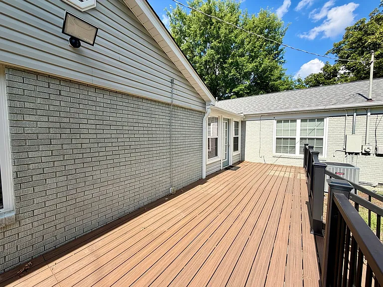 2120 Garner Ln — Photo 43