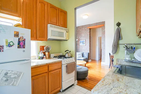 Rented by City Connections Realty | media 14