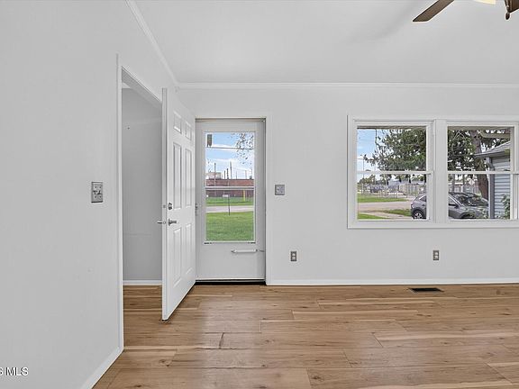 5th image of 2239 Pickle Rd