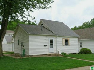 632 Colorado Ave SW, Orange City, IA 51041