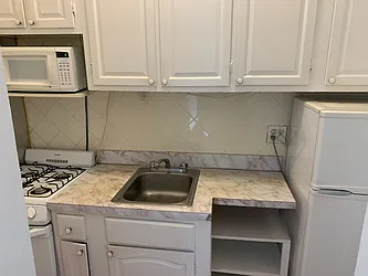 Rented by Salon Realty Corp