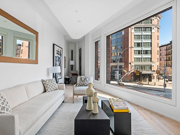 2nd image of 100 Franklin St #2