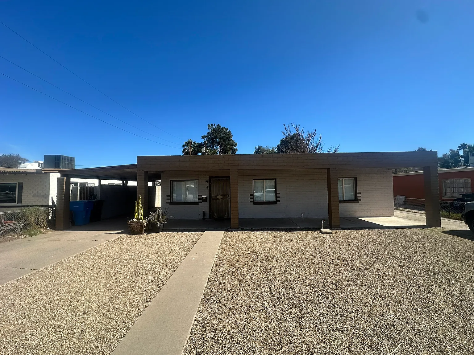 3 bed, 1047 sqft, $1,695 — Photo 1
