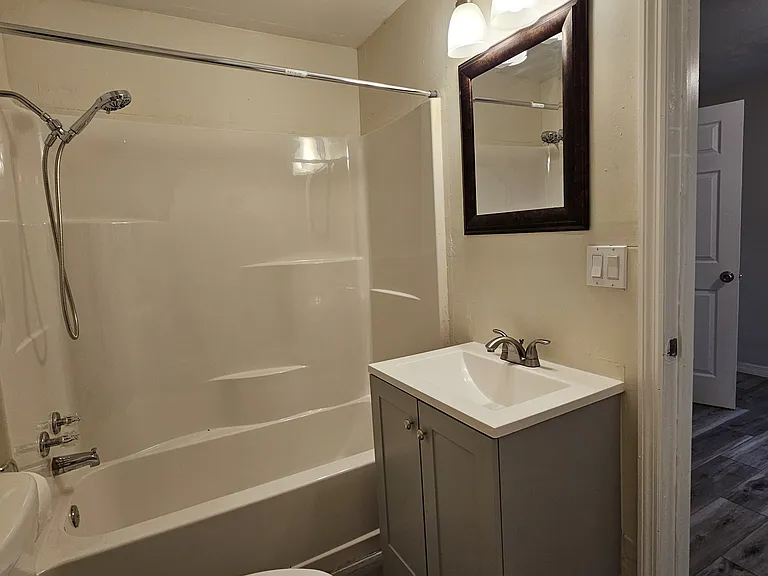 2100 Barker Blvd — Photo 15