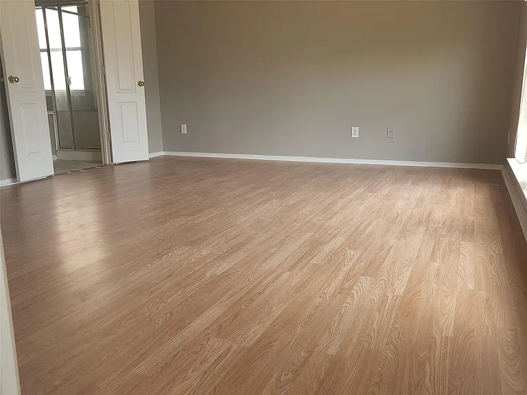11203 Newberry Dr — Photo 25