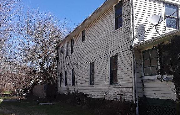 3rd image of 10211 Yale Ave