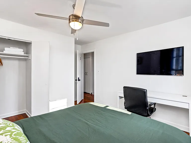 Redford Dr SE — Photo 1