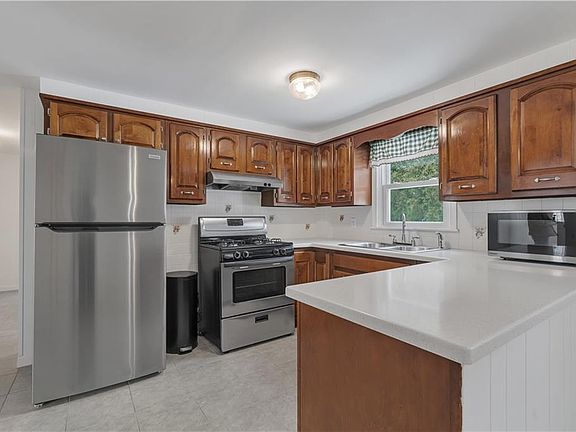 3rd image of 49 Ames St